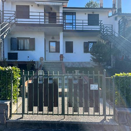 Apartamento Il Rifugio Di Carmine Castel Di Sangro Exterior foto
