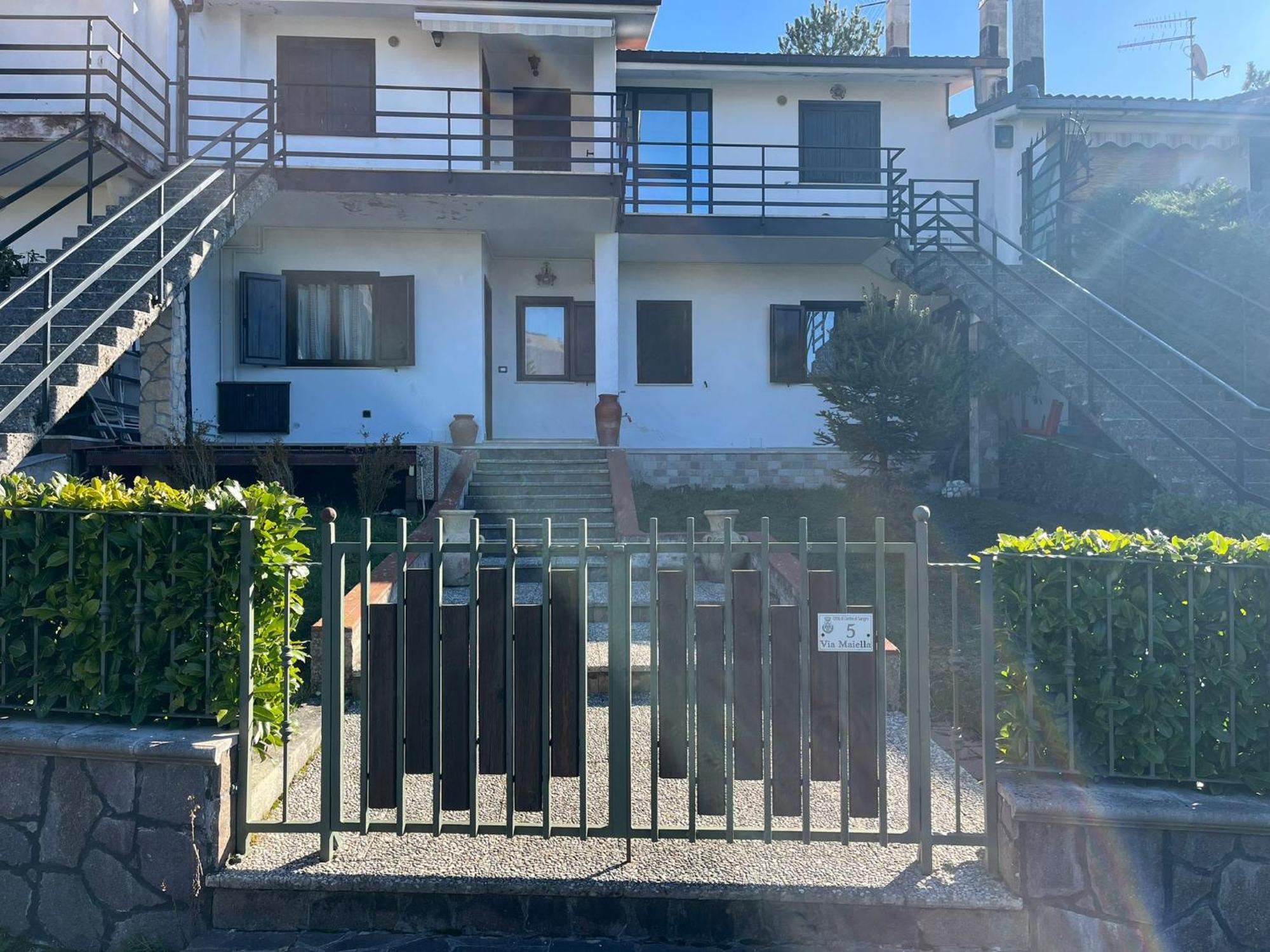 Apartamento Il Rifugio Di Carmine Castel Di Sangro Exterior foto